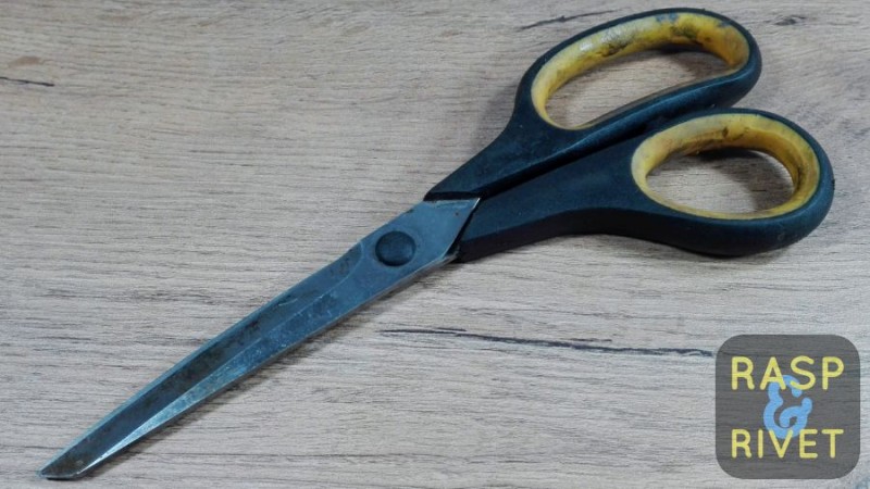 an old pair of scissors i sharpened with the lansky