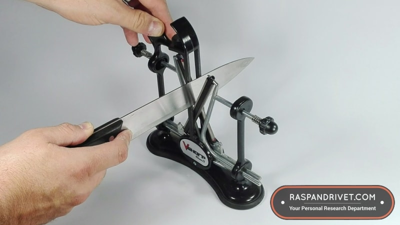 https://raspandrivet.com/rasp/wp-content/uploads/2017/10/Sharpening-a-large-knife-on-the-Warthog-V-Sharp-Classic-II-2.jpg