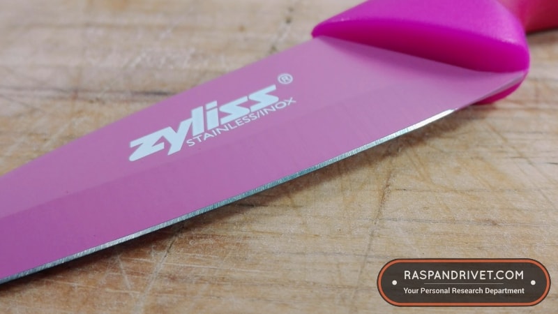 the zyliss paring knife's blade up close