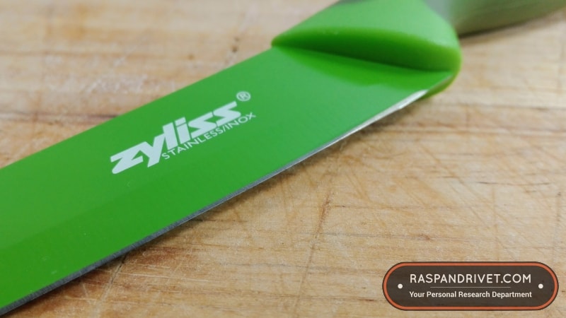 the zyliss utility knife's blade up close