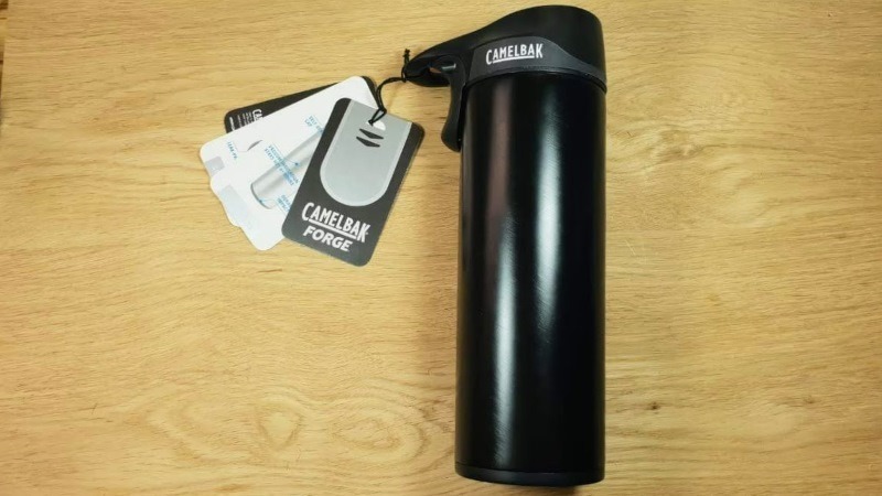 the camelbak didn't come packaged in a box. it only came with a couple of tags with some usage instructions