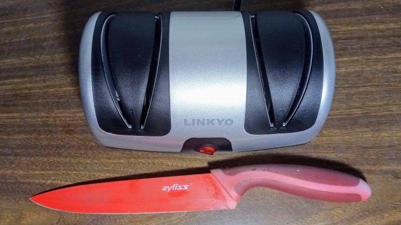 the linkyo knife sharpener posing with our largest zyliss knife