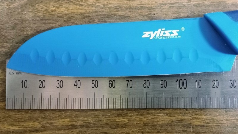 the blue zyliss knife's blade measures approximately 5 inches