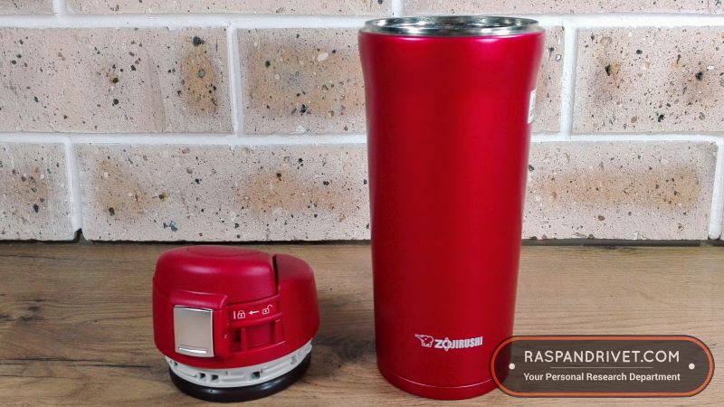 Before you clean the Zojirushi, remove the lid set from the main body. Before you clean the Zojirushi, remove the lid set from the main body.