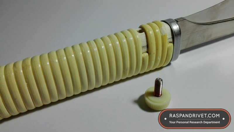Remove the locking screw. Remove the locking screw.