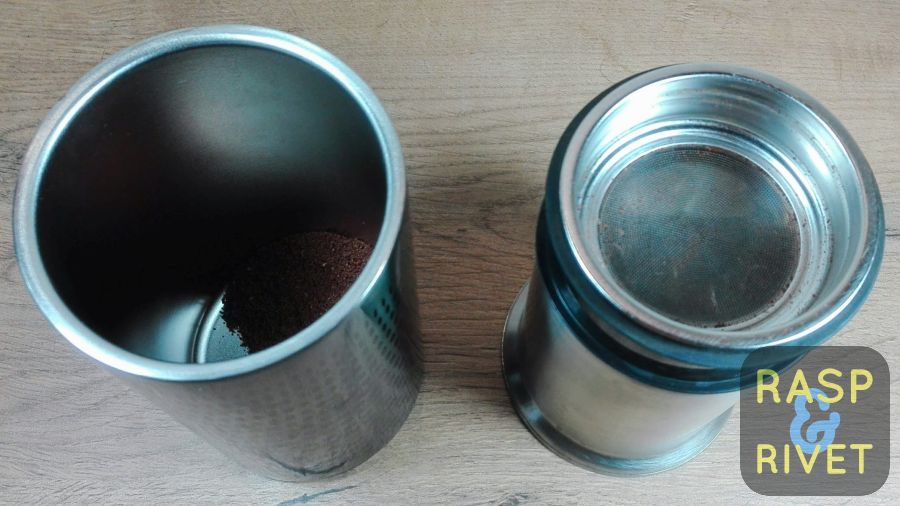 The 10g of coffee transferred from the plunger to the tumbler. The 10g of coffee transferred from the plunger to the tumbler.