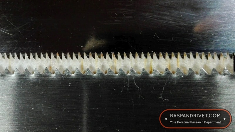 The dozuki saw has a much finer tooth pitch than the western backsaw. The dozuki saw has a much finer tooth pitch than the western backsaw.